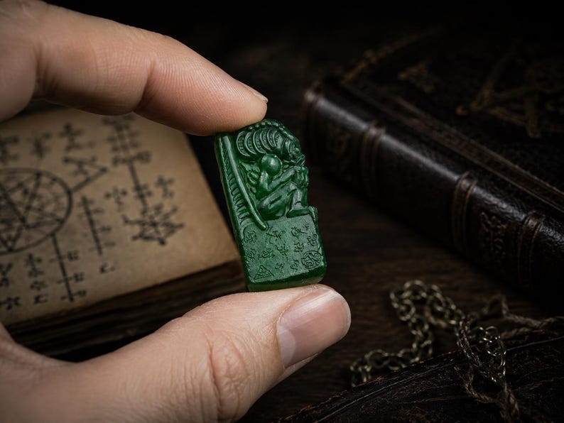 Cthulhu Jade Idol, Lovecraft Relic, Mythos Artifact, Horror Collectible, RPG Tabletop Miniature, DnD Decor, Cosmic Horror Gift image 6