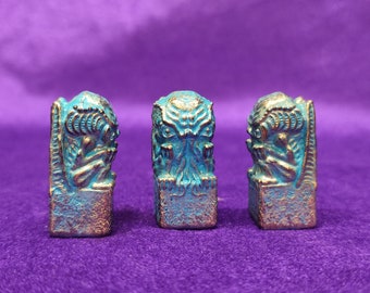 Cthulhu amulet, aged brass metal, Cthulhu idol, made of metal, small metal pocket figure