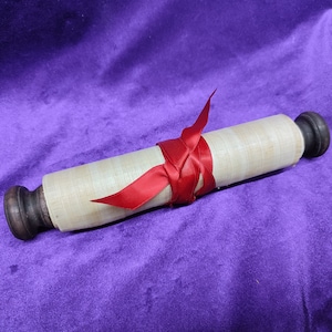 AR407 – D&D Papyrus on Wooden Stand, Role-Playing Game Rewards | Dungeons and Dragons Papyrus, Geek Gift, RPG Accessory