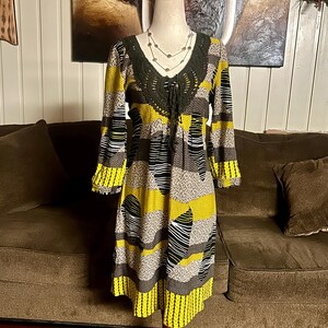 Aryeh Anthropologie “Curry” ~ Size Large ~ Abstract Design ~ Yellow/Brown~ Boho Tunic Dress ~ New W/Tags bild 3