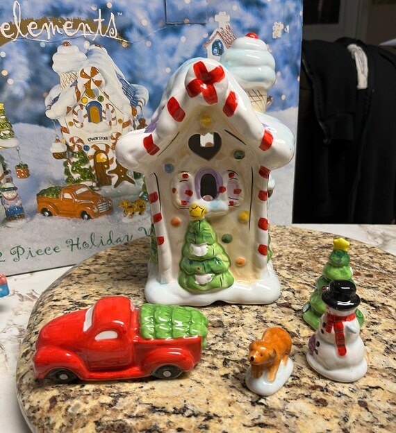 y Holiday Village クリスマスデコレーション Elements 12 Piece