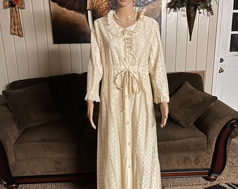 JCPenney Misses Vintage Beige Elegant Floral Lace Robe~ Size Medium