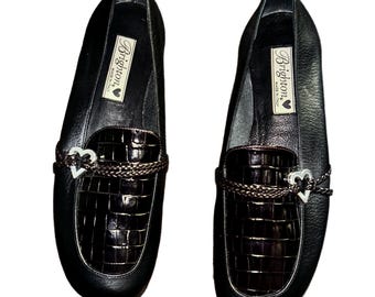 Brighton (Colby) ~ Made in Italy ~ Women’s 8 1/2 ~ Black Leather Flat Slip On Loafers W/ Heart Charms