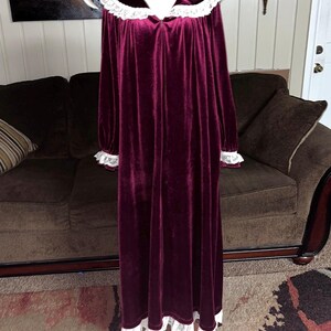 Komar • Vintage • Purple • Suede • Large • Lace • Nightgown