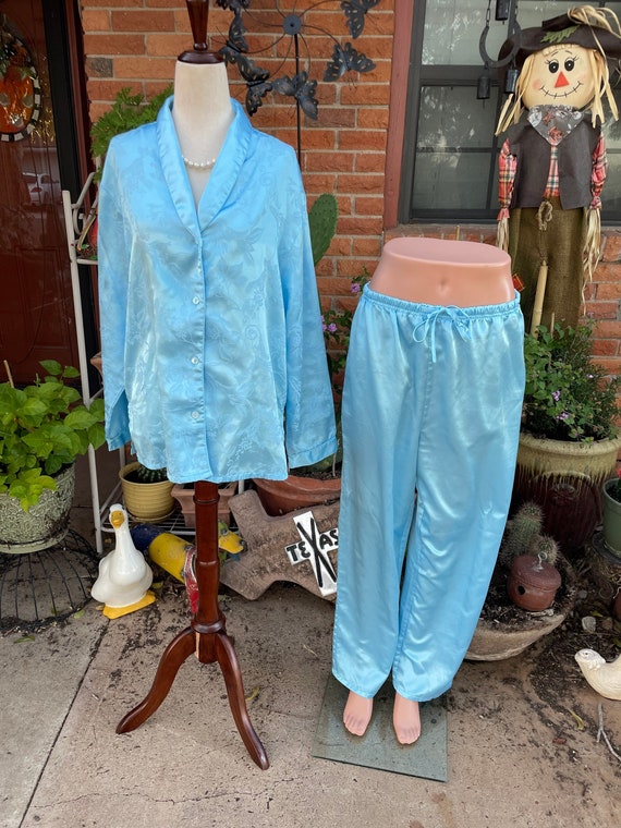 1990’s~ “Kathryn” Women Size Medium Pajamas Set.