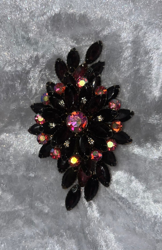 STUNNING!! Vintage Purple Rhinestone Cluster W/ Si