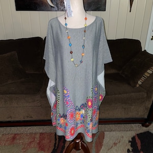 Poncho • Women • One Size • Grey • Multi-Colors • Floral • Poncho • New