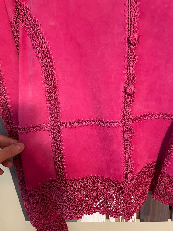 Suede Essentials • Burgundy • X-Large •  Floral •… - image 6