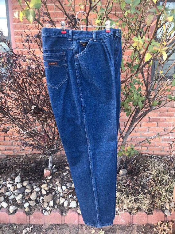 1990’s Women~ “Wrangler” Size 10 Jeans