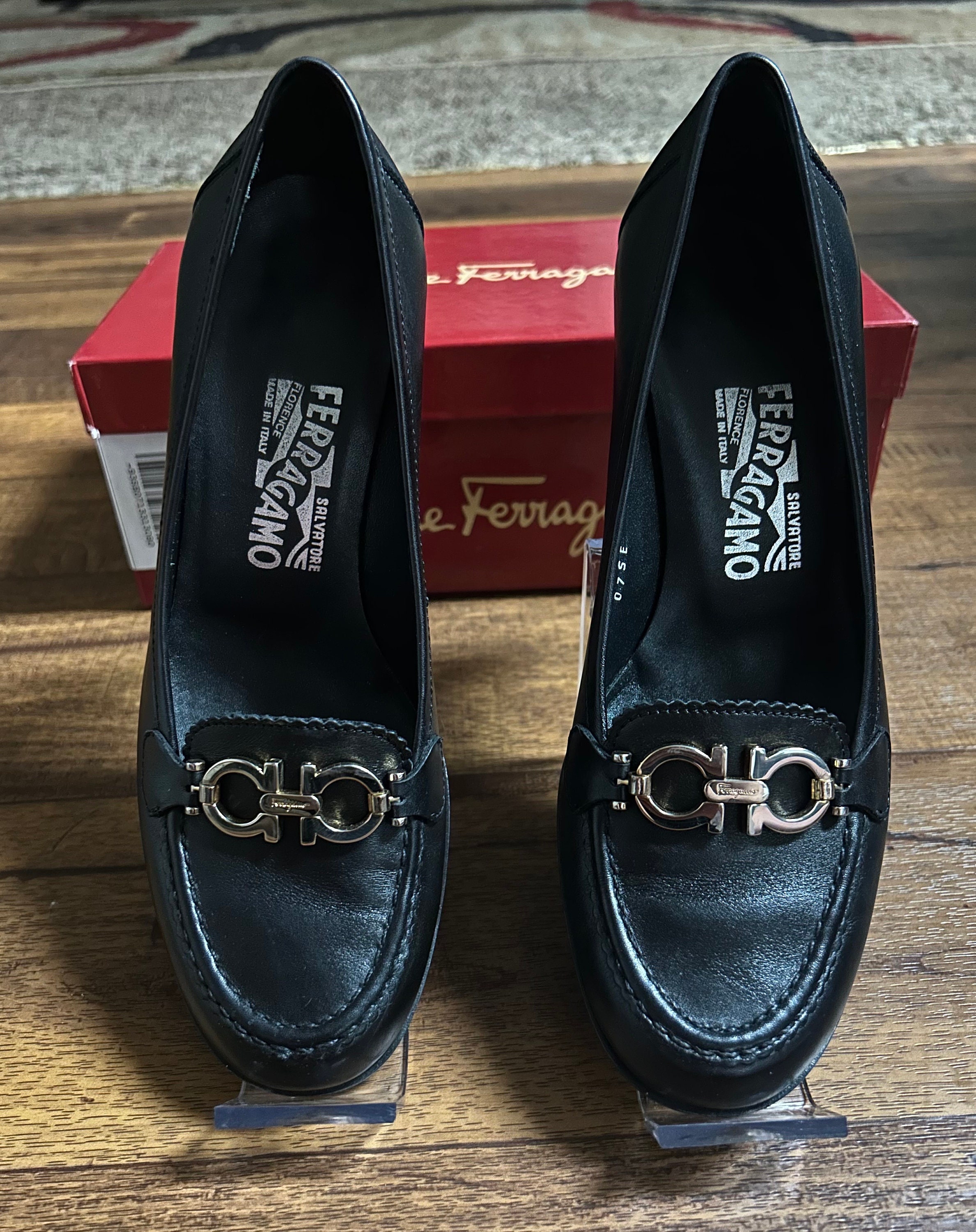Salvatore Ferragamo size 8 black leather loafer Gancini loafer - Men | Ferragamo main image 2