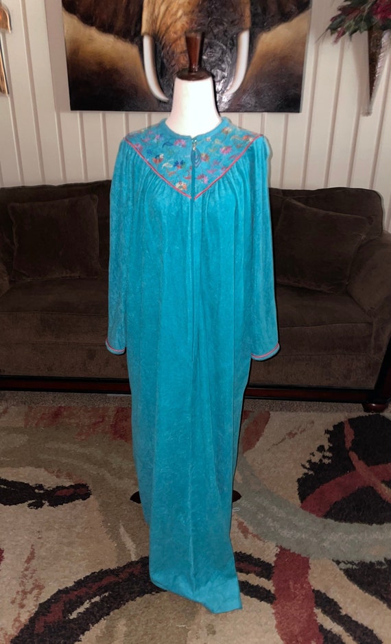 Vtg~”Helen Of Troy” Large Robe - image 2