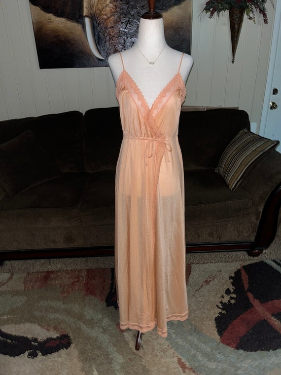 Vintage vanity fair women Gem