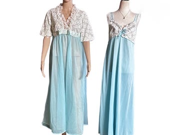 Montgomery Wards ~ Medium ~ Vintage (1970’s) ~ Blue W/ White Floral Lace ~ Peignoir Chiffon ~ Robe & Nightgown Set
