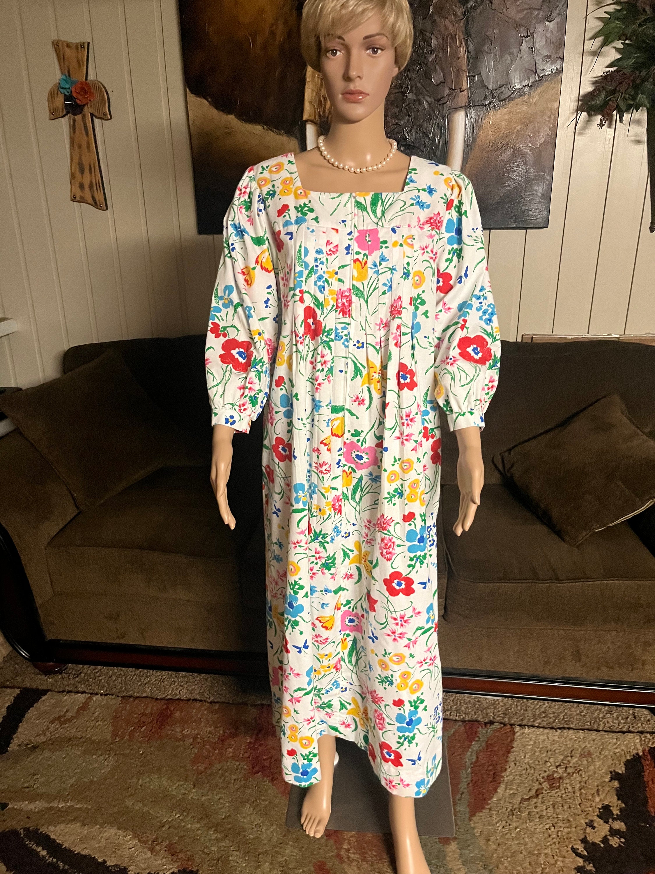 club london cape dress Padma | White Draped Maxi With Sleeves – L Size:62 Regular SCOOP NECKLINE Premium scuba crepe Burgundy Lace Maxi Dress