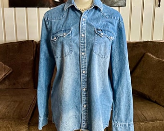 Howler Brothers~ Women Size Medium Denim Western Shirt W/ Snap Buttons