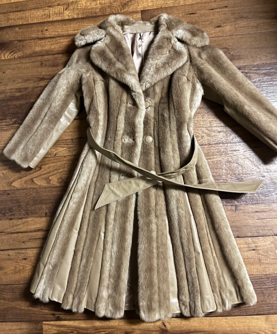 Jet Set California • Vintage • Dress Fur •Coat • S