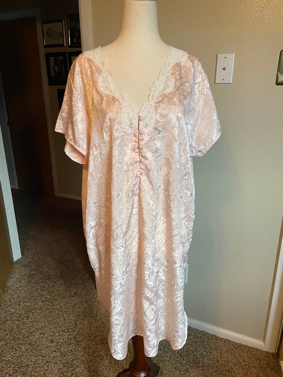 Vintage “Bali” Large Pink Nightgown Gem