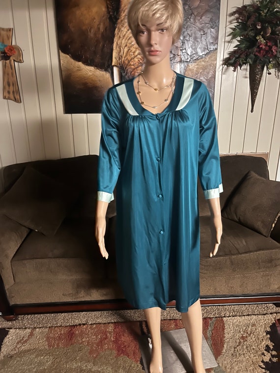 Lorraine~Turquoise Shiny Dark Teal (1970’s) Size M