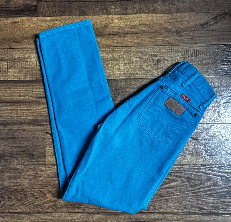 Wrangler ~ Vintage (1980’s) ~ Made in USA ~ Western ~ Cowgirl ~ Turquoise ~ Size 9 (28/34) ~ Bootcut ~ High Rise ~ Jeans Bild 8