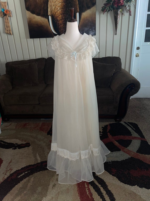 Vintage  “Shadowline” Small Robe & Nightgown - image 1