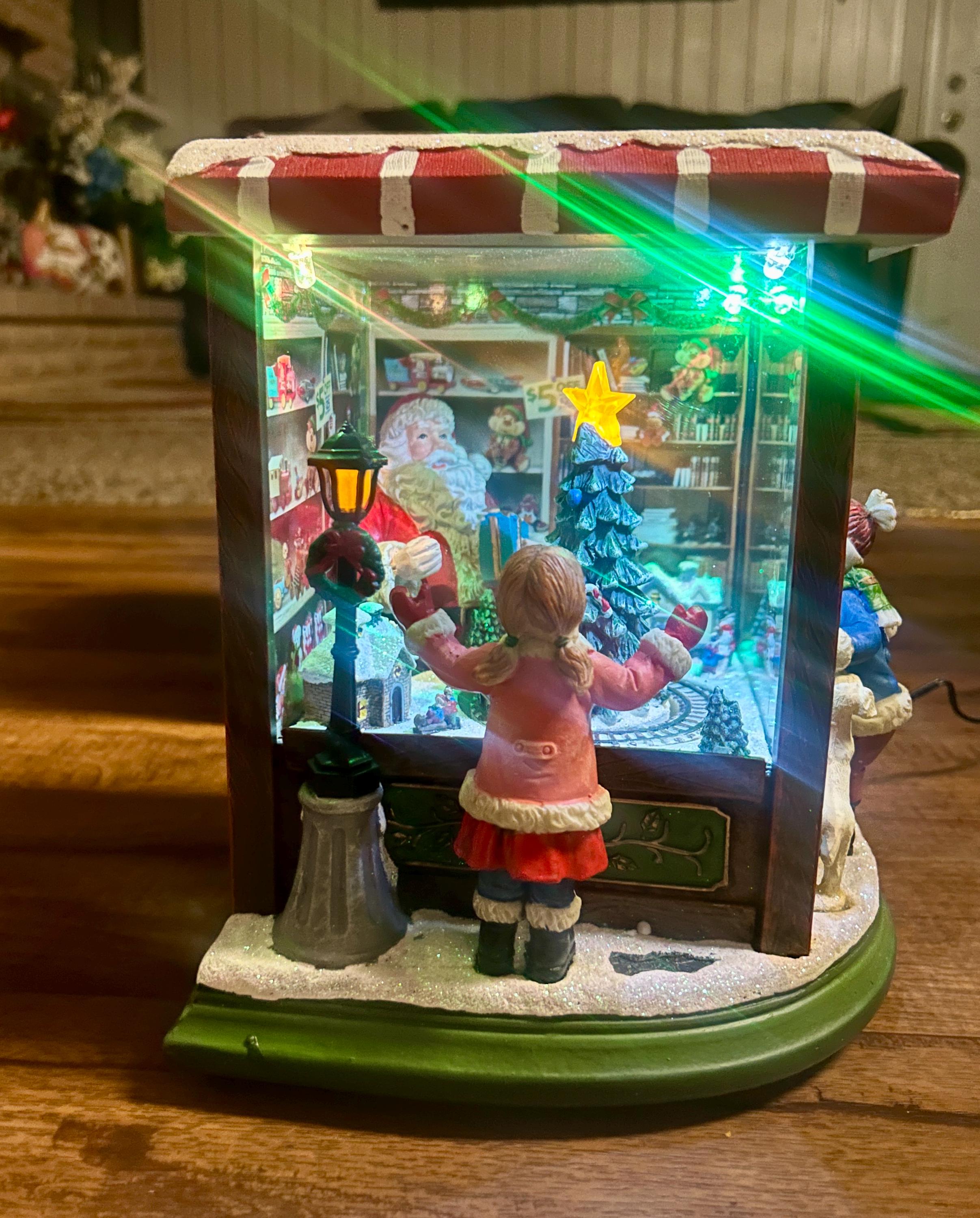 クリスマス　置物　NORTH POLE TOY SHOP Amazon.com: Santas North Pole Toy Shop : Home & Kitchen