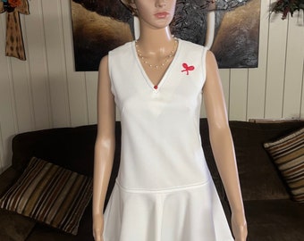 1970’s Vintage~ White Polyester Tennis Dress W/Tennis Racquet Appliqué ~Small