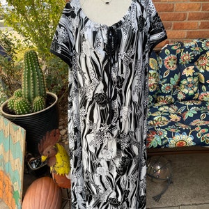 Peggy Lou • Vintage • 1960’s • Black/ White • Floral • Women • L/X-Large • Dress