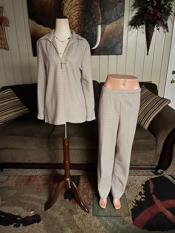 Wilroy VIP Collections Top & Pants (2 Set) Outfit - image 1