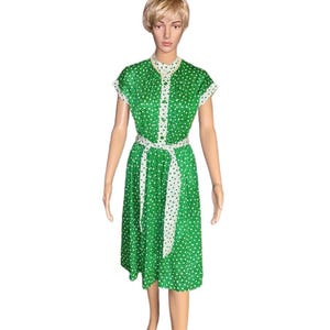 Ashley Ryan ~ Vintage (1970’s) ~ Union Made USA ~ Medium ~ Green/ White ~ Stars Design ~ Dress
