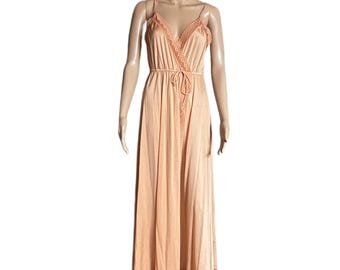 Vanity Fair ~ Women’s Small ~ Peach Orange ~ Vintage (60’) ~ Sexy Slip Lingerie Nightgown
