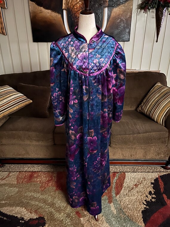 Appel~ Size Medium Suede Floral Design Robe - image 3