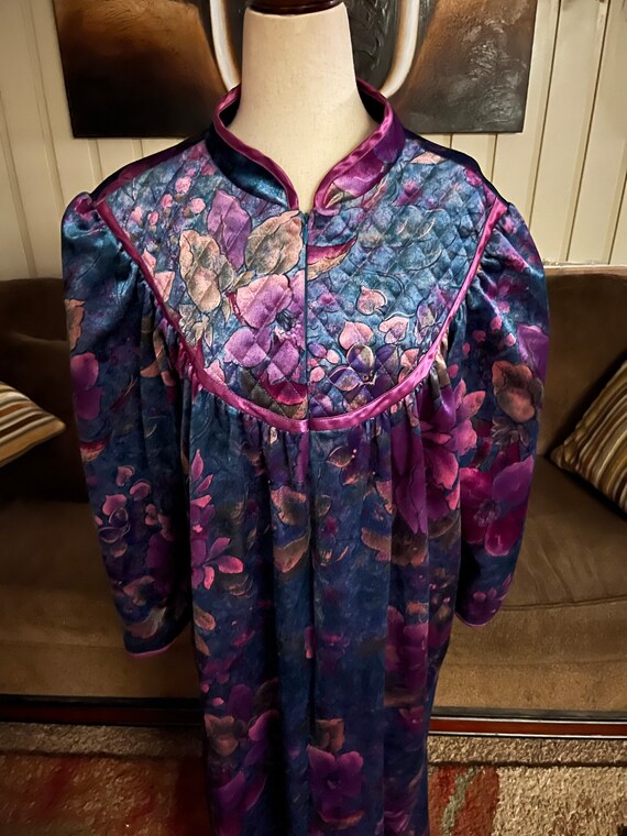 Appel~ Size Medium Suede Floral Design Robe - image 4