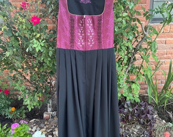 Sportalm • Taille 40 • Taille Medium • Robe Austria • Bordeaux/noir • Vintage