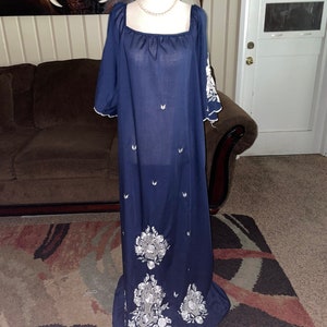 Caro of Honolulu • Large • Blue/White • Floral • Embroidery • Boho • Dress