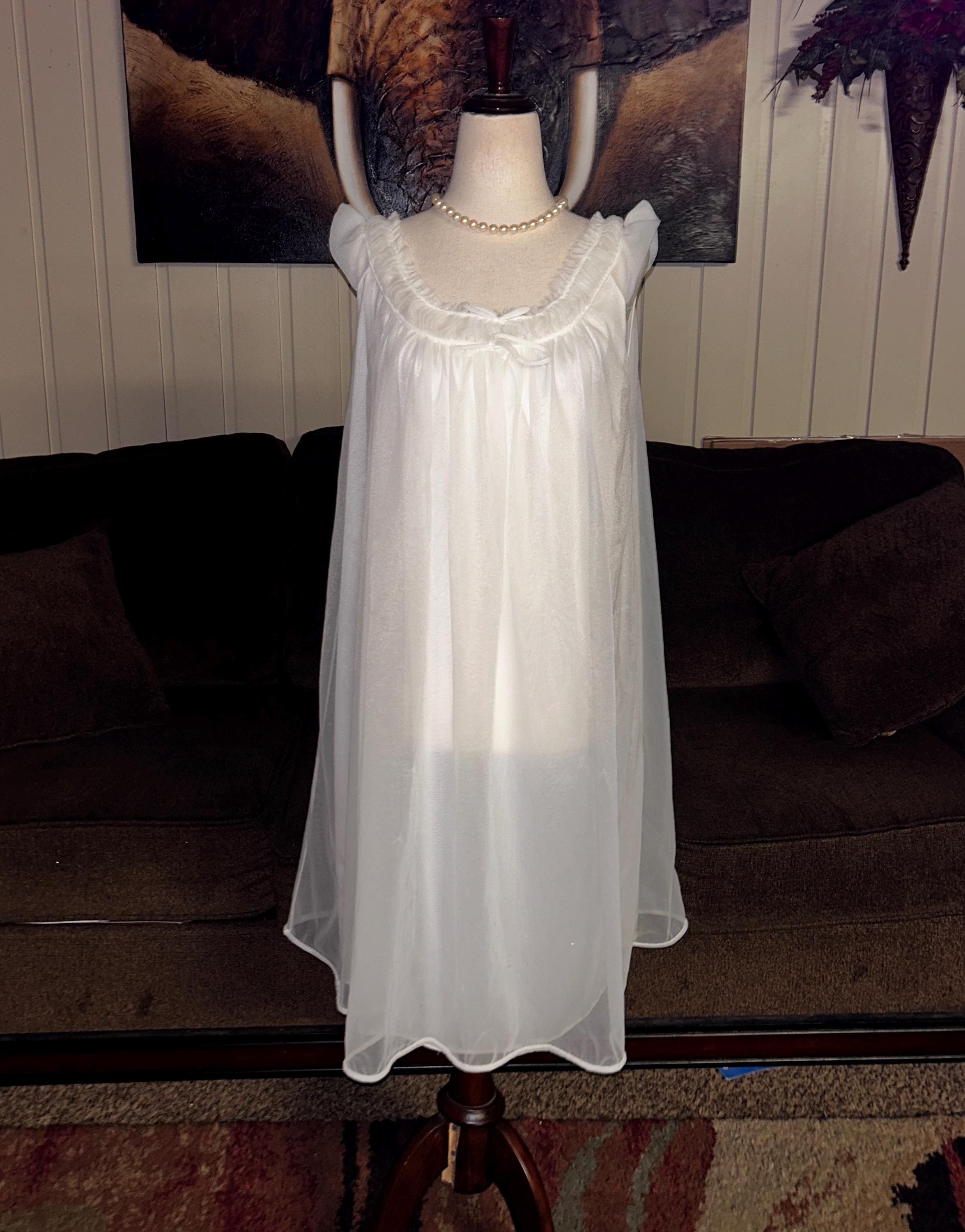 Texsheen ~ Vintage (1970’s) ~ USA ~ Small (34) ~ Sheer White Chemise Babydoll Nightgown