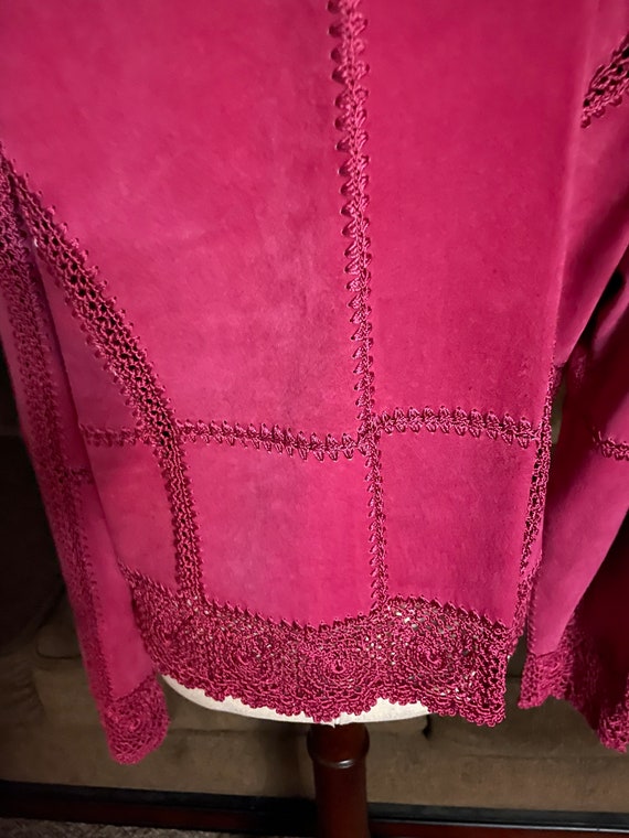 Suede Essentials • Burgundy • X-Large •  Floral •… - image 10