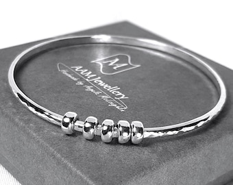 Sterling Silver Bangle Bracelet, Hammered Silver Bangle with Ring Charms, Charm Bracelet, 50th Birthday Bracelet, Fidget Jewellery, 5 Rings
