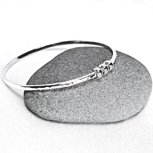 Sterling Silver Bangle Bracelet, Hammered Silver Bangle with Ring Charms, Charm Bracelet, Fidget Jewellery, Birthday Bangle with Charms 3 Rings