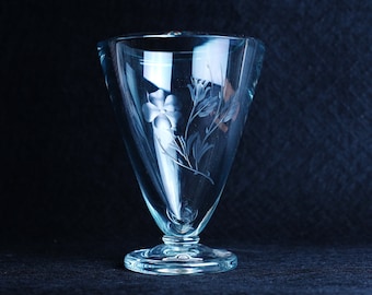 Vintage Strombergshyttan Etched Art Glass Vase: Swedish Floral Decor