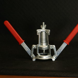 Vintage INART BOTTLE CAPPER Twin Lever Made in Italy Solid Vintage Winery Bar Cave Domaine Chateau Winery Tool Narzędzie do warzenia piwa Brewery Tool