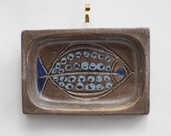 Mid Century NITTSJÖ THOMAS HELLSTRÖM  Ceramic Tile Plaque Ashtray Key Tray Wall Hanging Swedish Pottery Stoneware Fish 60s 70s