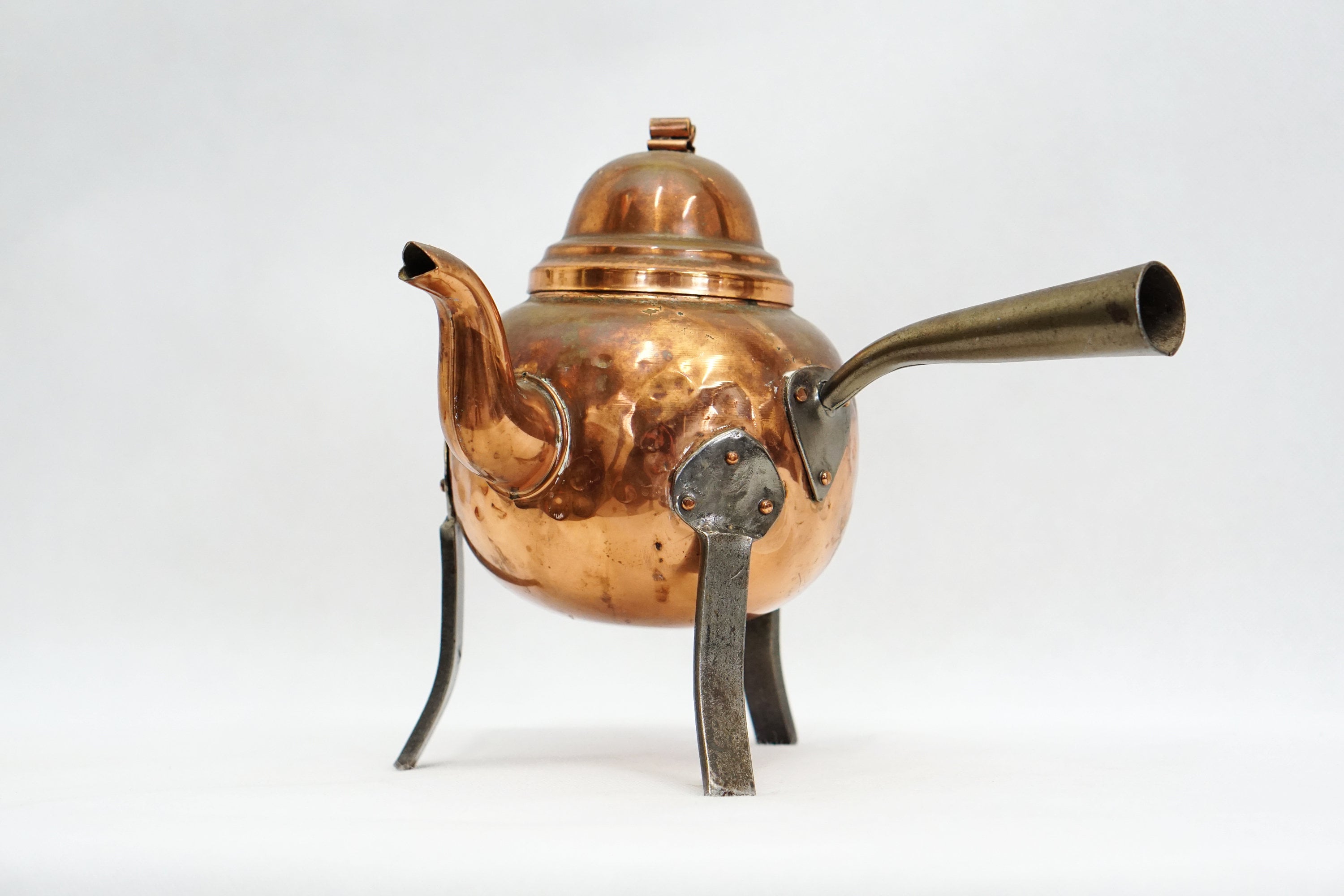 【TAGUS】銅製やかん 木製ハンドル【ポルトガル製】 TAGUS】銅製やかん 木製ハンドル【ポルトガル製】 ヴィンテージ 銅製