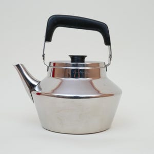 Bouilloire vintage 1,5 litre en acier inoxydable, thé café Sigvard Bernadotte par Kockums Moderna Kok, suédois des années 60, 70, 80
