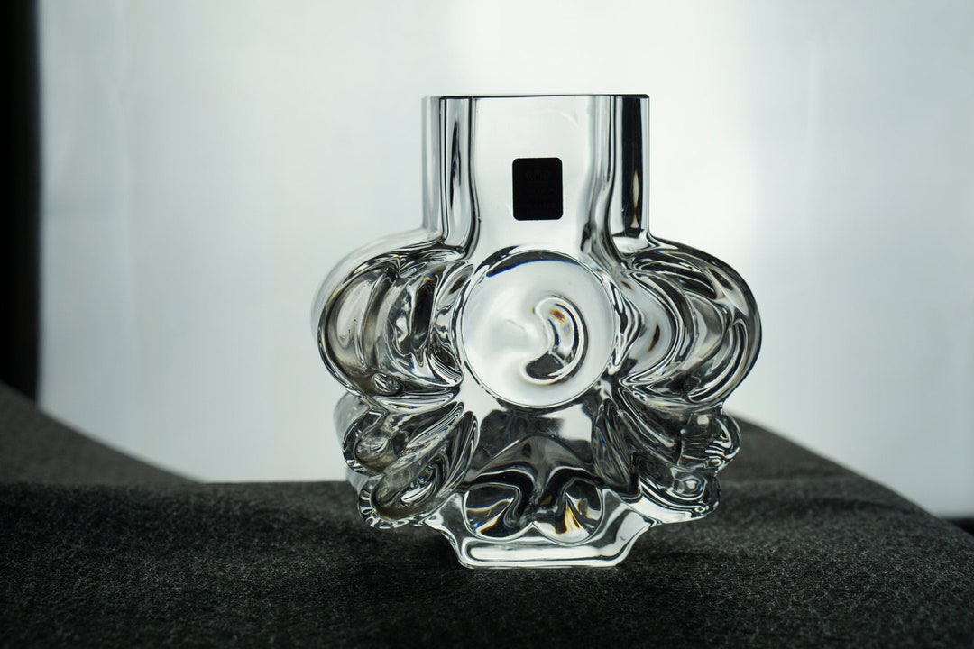Lars Hellsten Royal Krona Crystal Vase: Signed Scandinavian Art