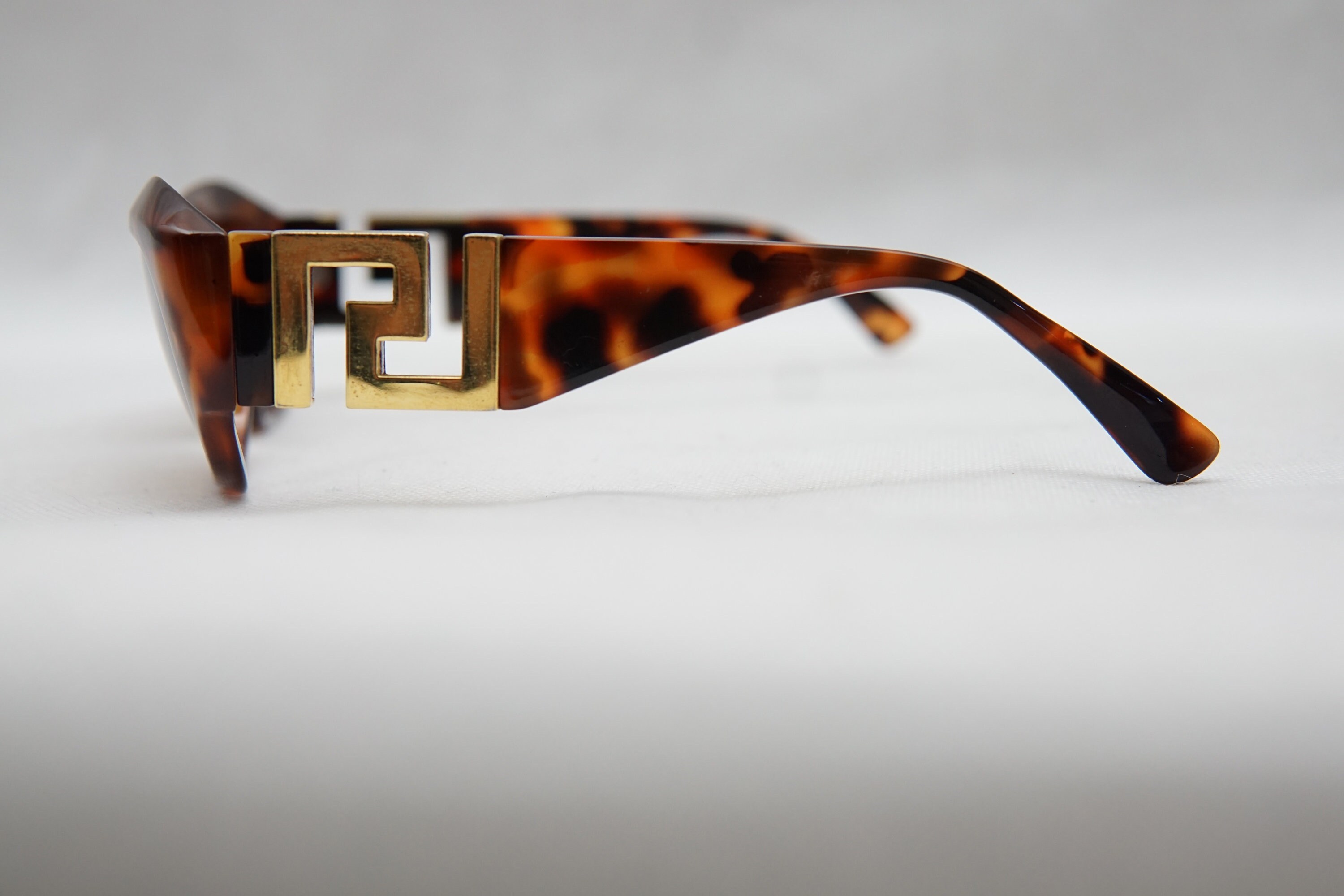 ●●GIANNI VERSACE ヴェルサーチ T75 べっ甲柄 サングラス GIANNI VERSACE Mod. T75 Col. 280 Square Gold Greek Sunglasses