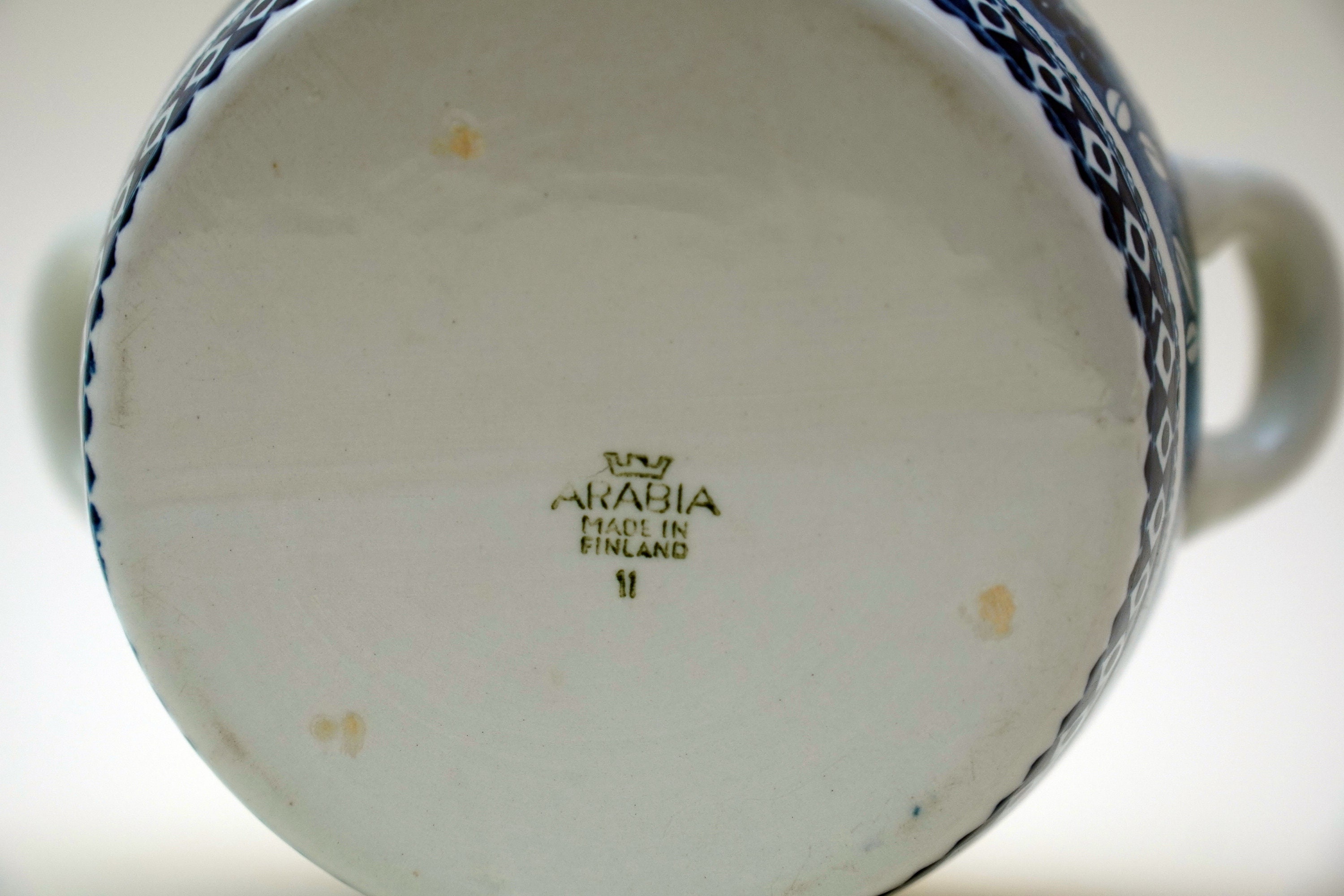 9 X 15 Vintage 70s ARABIA FINLAND Ceramic Pot With Handles 9 X 15 Vintage 70s ARABIA FINLAND Ceramic Pot With Handles