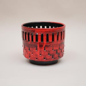 Fratelli Fanciullacci Fragola Fioriera per fragole, vaso in ceramica rossa italiana della metà del secolo