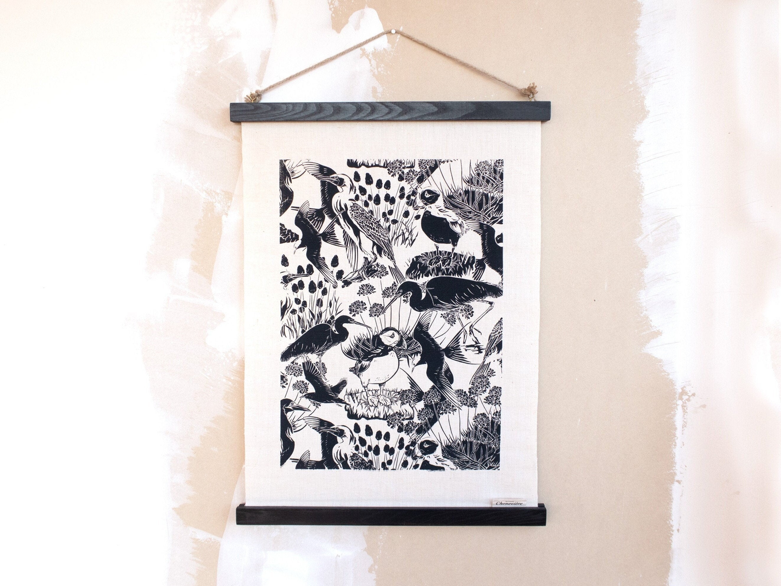 Décoration Murale Textile Lin Écru Bois Motif Japonisant Oiseaux de Mer Noir Blanc Suspension Kakemo