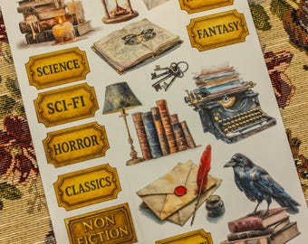 1 Bogen mit verschiedenen Tags und Elementen aus alten Büchern
