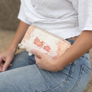 Cartera de piel con cremallera, diseño de mapa vintage, regalo para ella, bolsa para accesorios, cartera clásica, un compartimento, cartera larga para mujer.